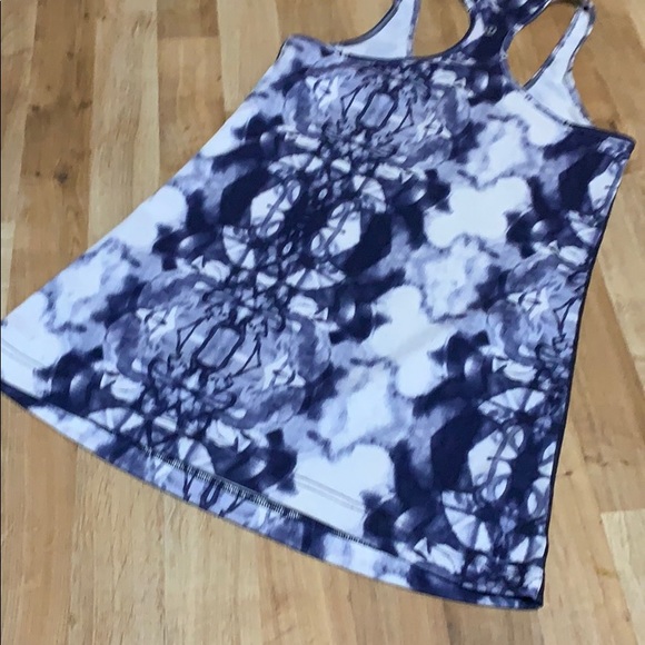 Lululemon ink blot tank sz 8 purple tie dye - Picture 6 of 7